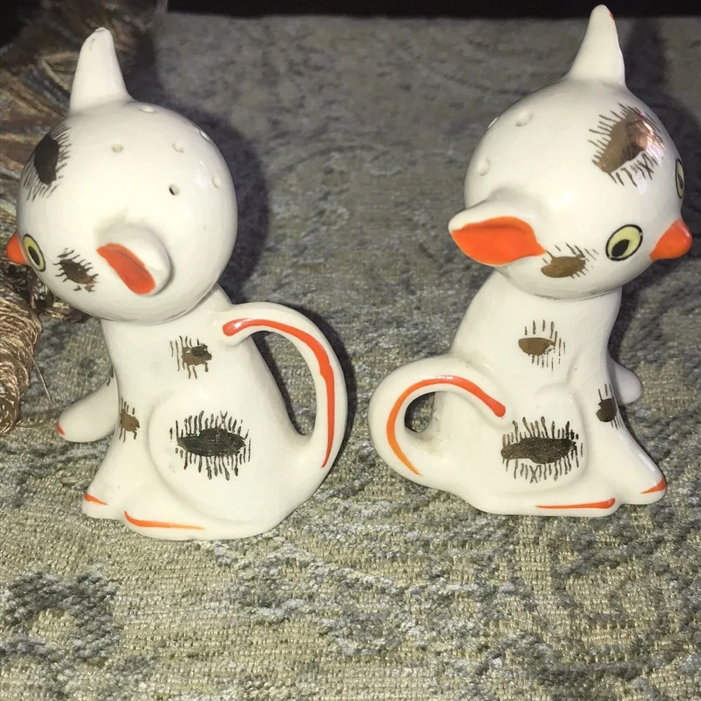 Japan Vintage MCM 1960’s Salt and Pepper Set Orange and Gold Cat Figurines